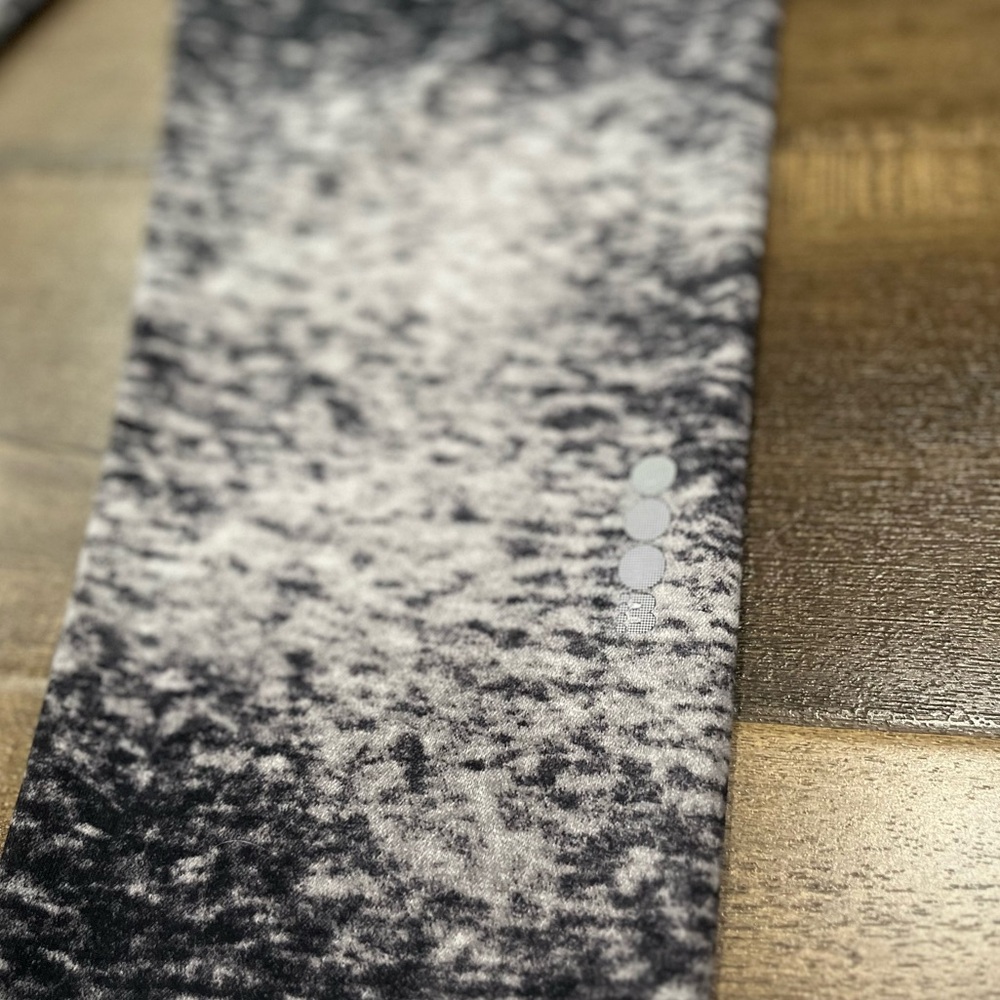 BENCH Black and Gray leggings - Picture 4 of 6